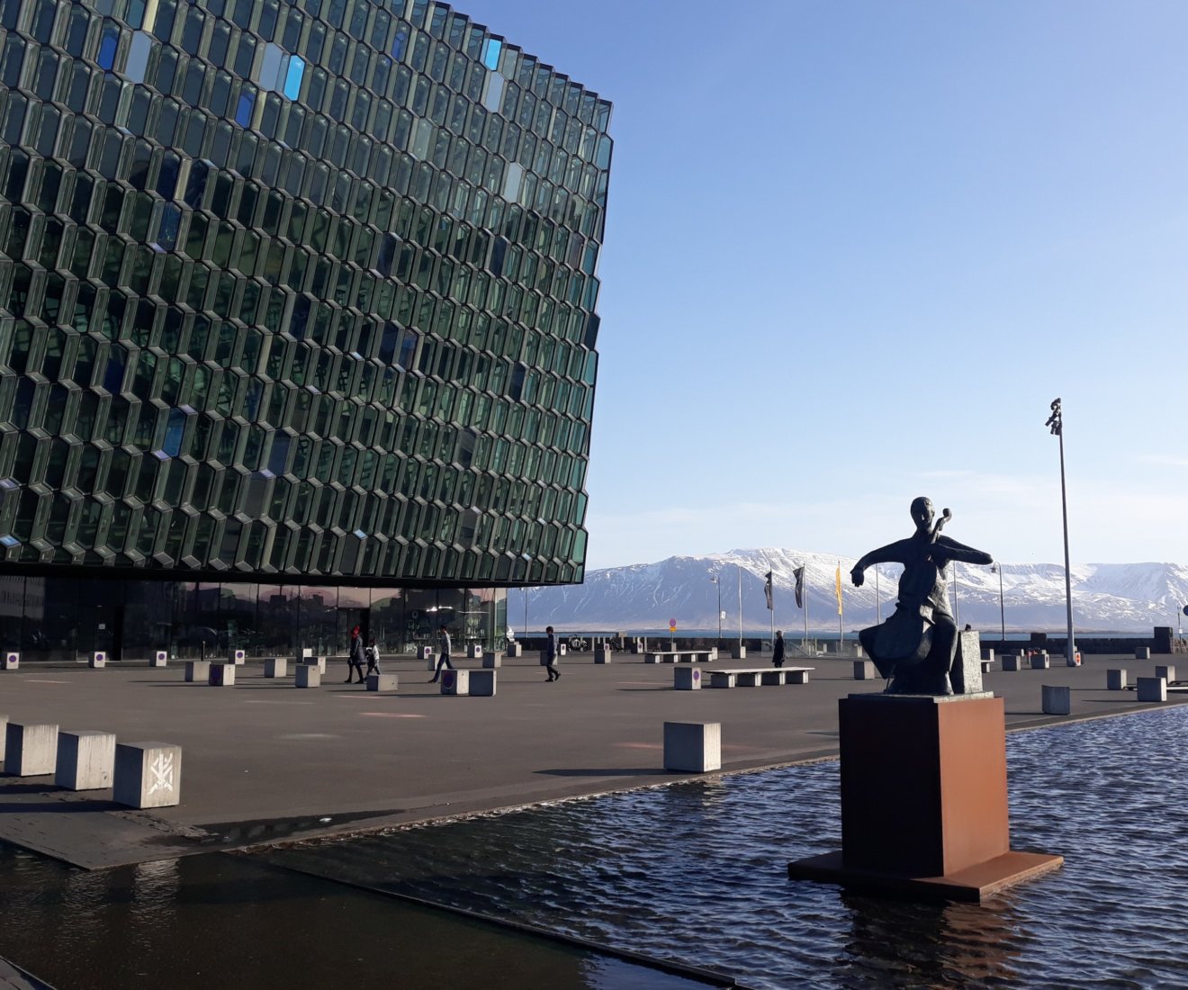 Reykjavik Harpa IV_cropped